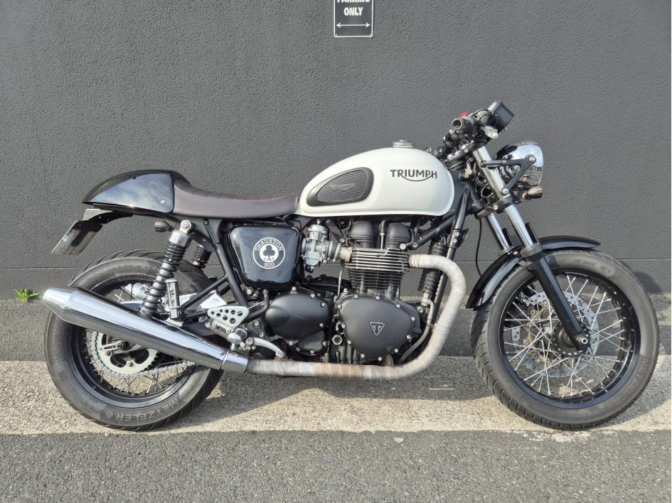 TRIUMPH THRUXTON 900 ACE