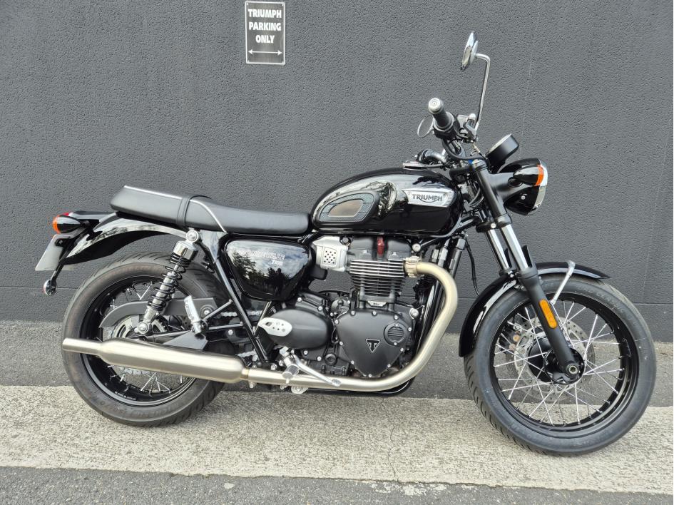 TRIUMPH Bonneville T100