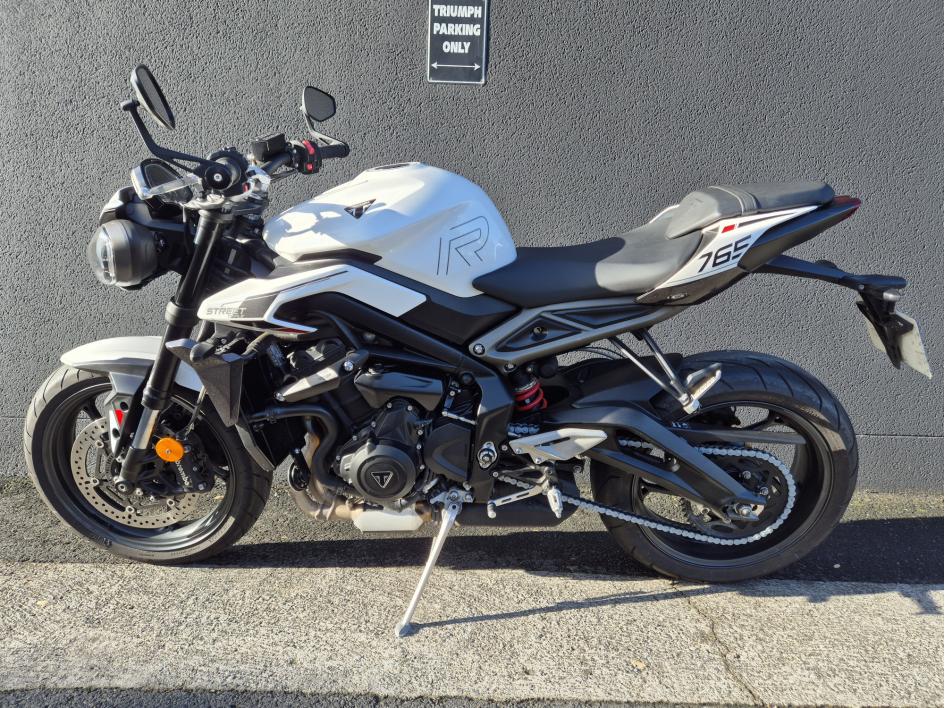 TRIUMPH STREET TRIPLE 765 R