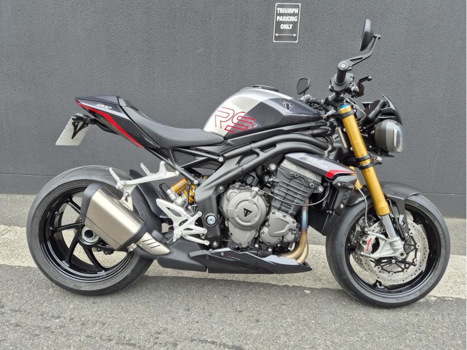 TRIUMPH SPEED TRIPLE 1200 RS