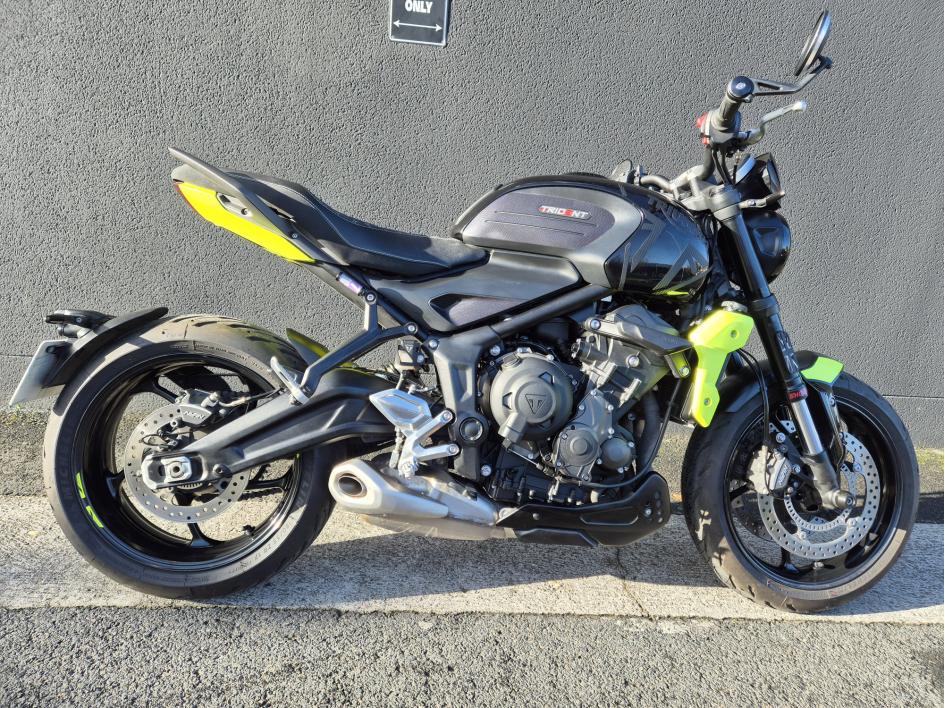 TRIUMPH TRIDENT 660