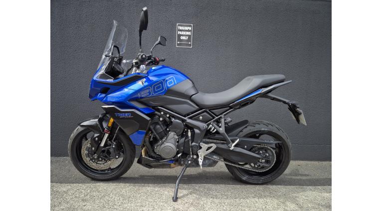 TRIUMPH TIGER 800