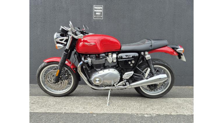 TRIUMPH THRUXTON 1200